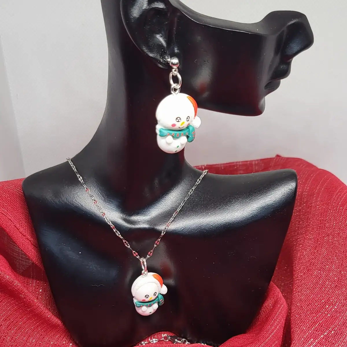 Ensemble collier et boucle d'oreille bonhomme de neige
