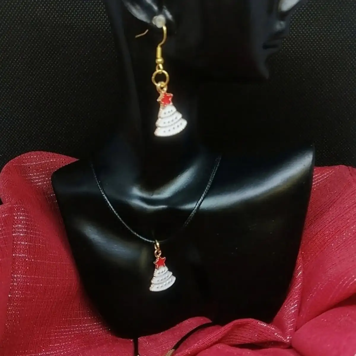 Ensemble collier, boucle d'oreille sapin